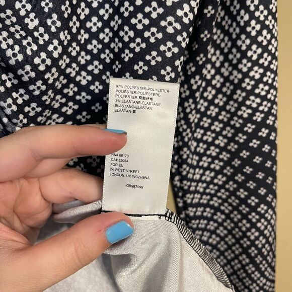 Urban Outfitters UO Black and White Clarissa Printed Plunging Flyaway Top Medium - Picture 9 of 12